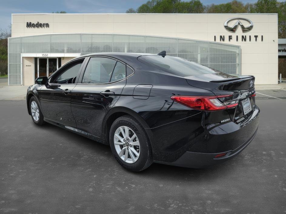 Used 2025 Toyota Camry LE image 5