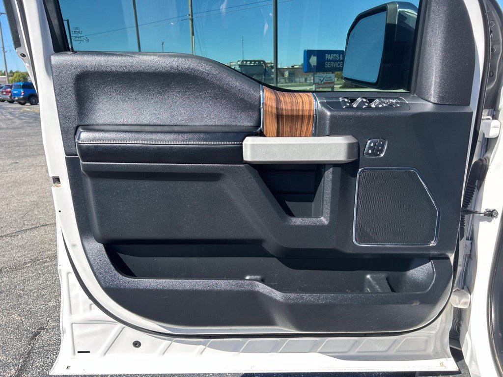 Used 2015 Ford F150 Lariat w/ Equipment Group 502A Luxury AWD/4WD image 33