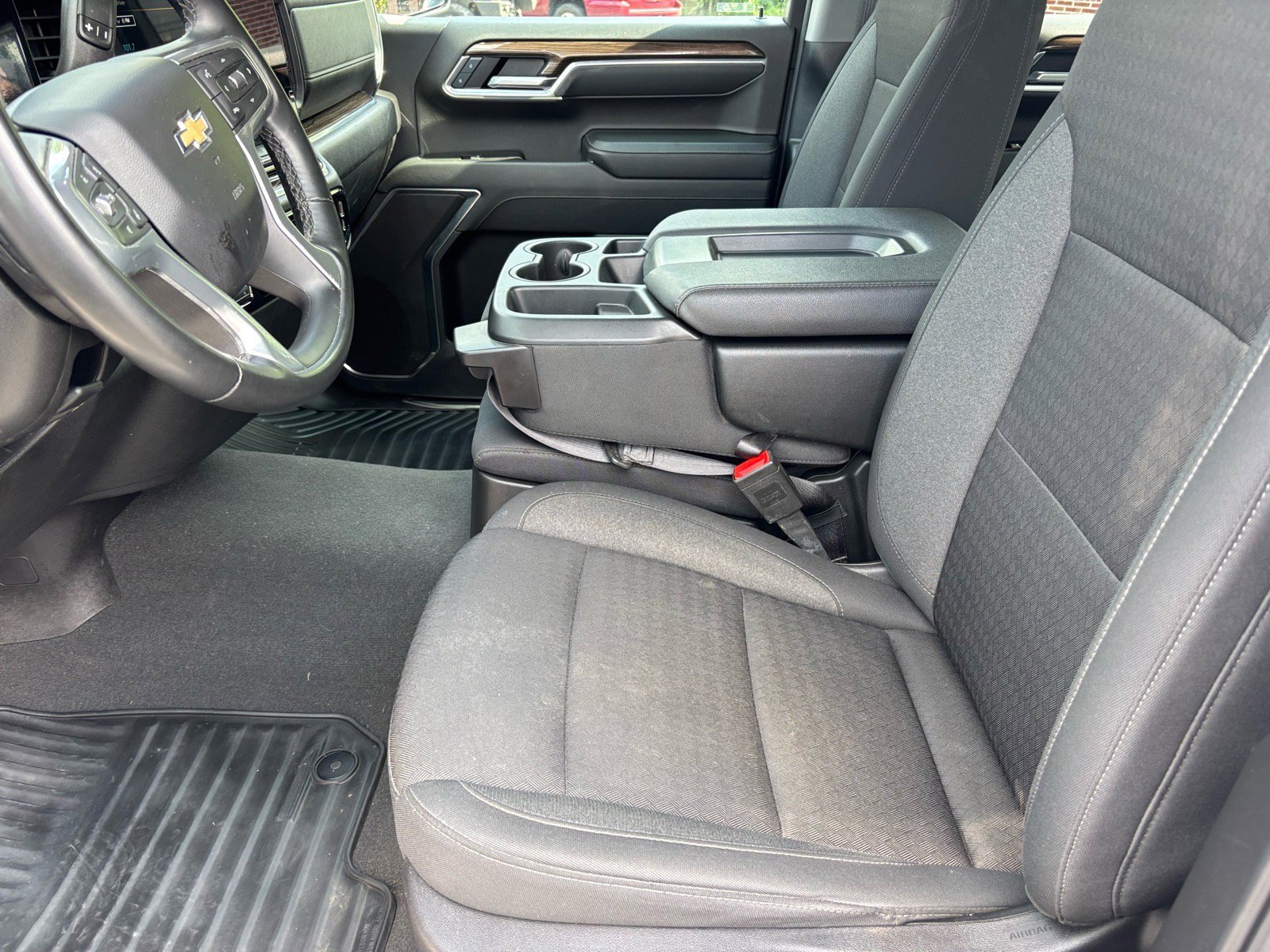 Used 2025 Chevrolet Silverado 1500 LT AWD/4WD image 8