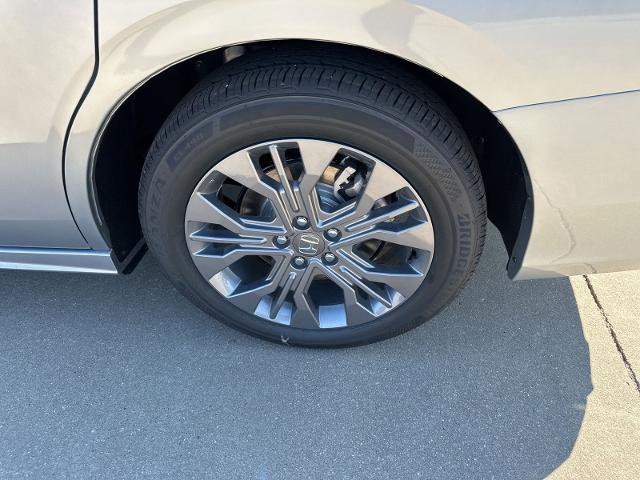 New 2026 Honda Odyssey Touring image 15