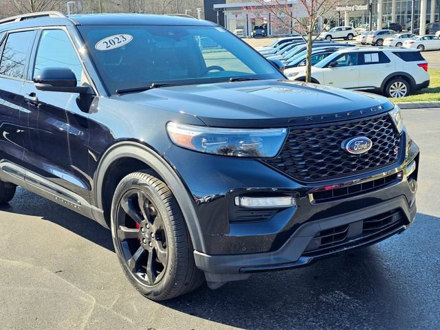 Used 2023 Ford Explorer ST w/ Equipment Group 401A AWD/4WD image 2