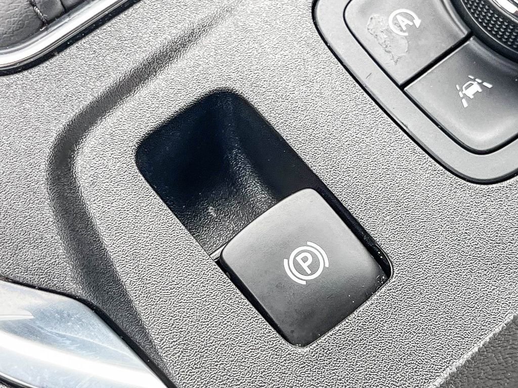 Used 2022 Chevrolet Traverse LT w/ LPO, Floor Liner Package image 35