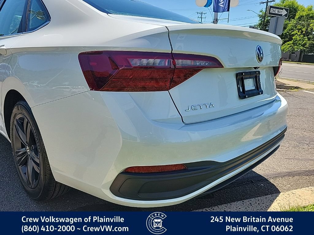 Certified 2024 Volkswagen Jetta SE w/ Panoramic Sunroof Package FWD image 29