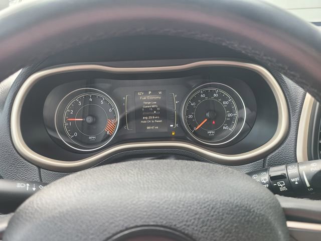 Used 2015 Jeep Cherokee Latitude w/ Comfort/Convenience Group image 9