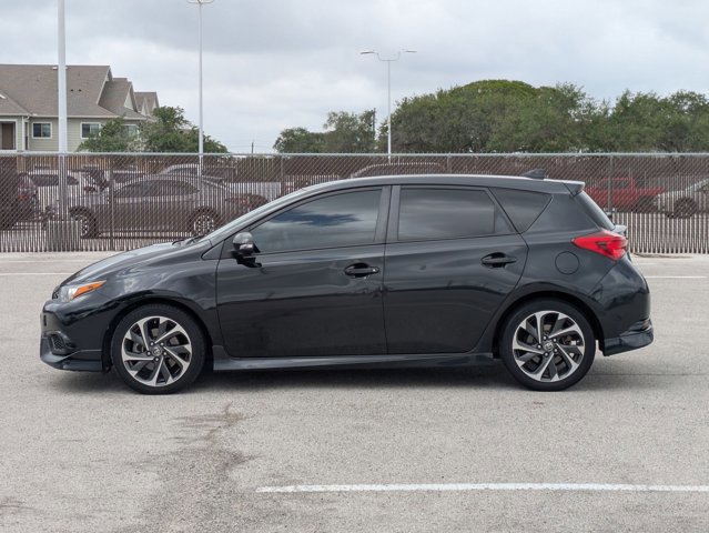 Used 2017 Toyota Corolla iM image 9