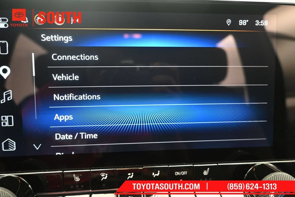 Used 2024 Chevrolet Colorado ZR2 w/ Technology Package AWD/4WD image 26