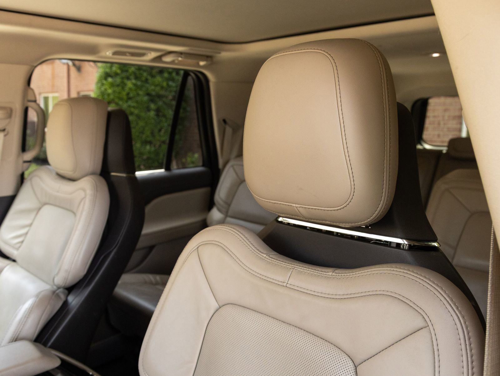 Used 2022 Lincoln Navigator L Reserve AWD/4WD image 23