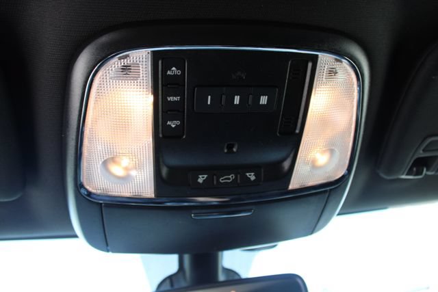 Used 2020 Jeep Grand Cherokee Limited RWD image 16