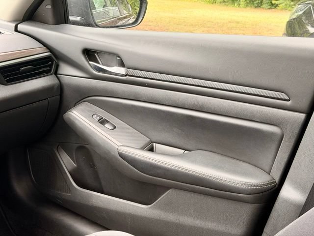 Used 2024 Nissan Altima 2.5 SV FWD image 25