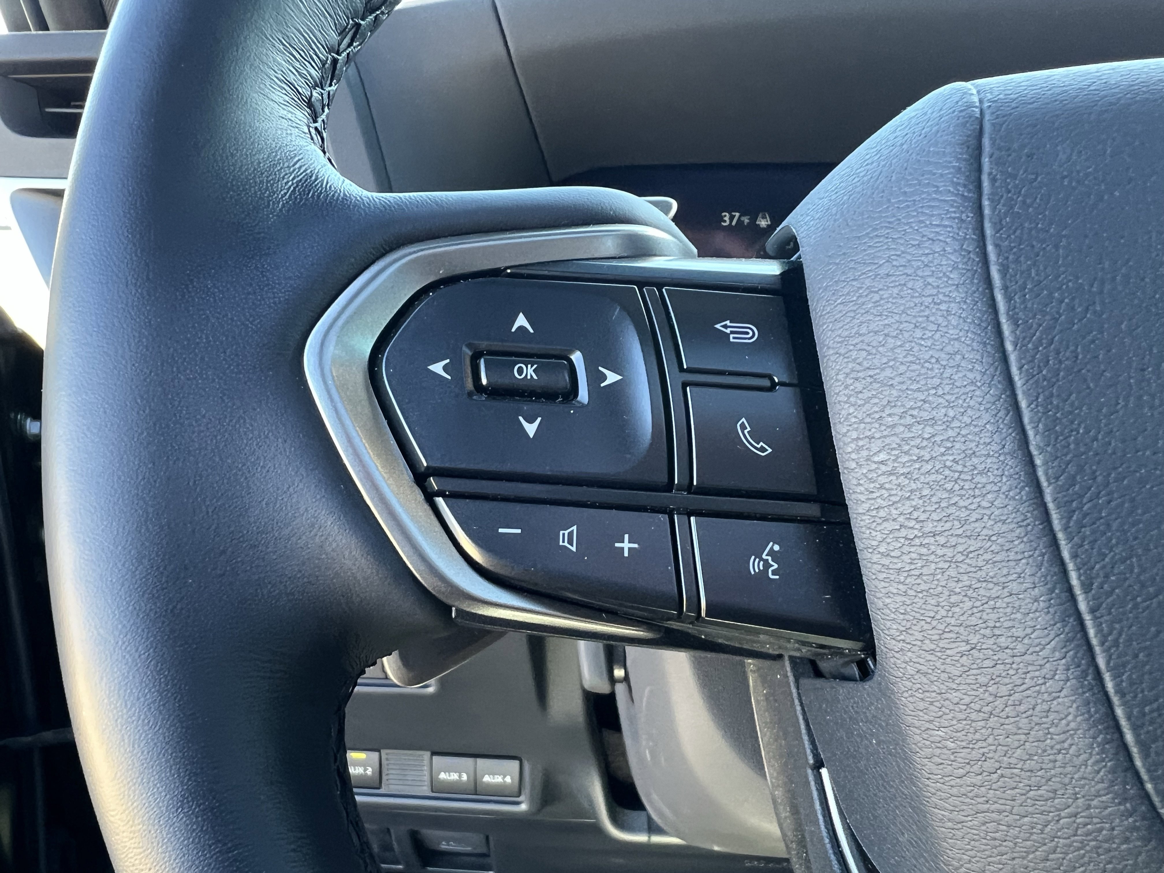 Used 2025 Lexus GX 550 w/ Accessory Package (32) image 18