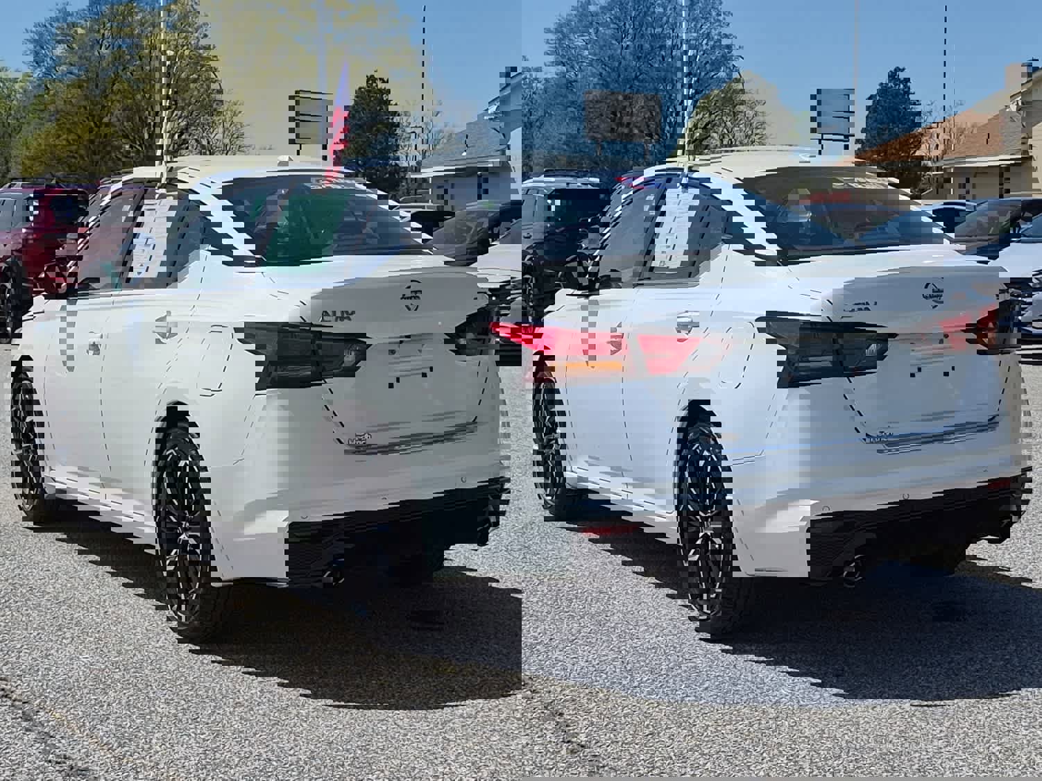 Used 2023 Nissan Altima 2.5 SR w/ SR Premium Package image 4