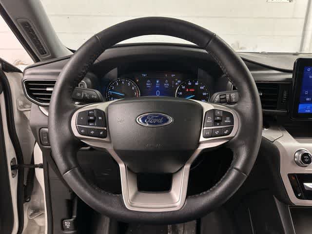 Used 2024 Ford Explorer XLT w/ Equipment Group 202A AWD/4WD image 7