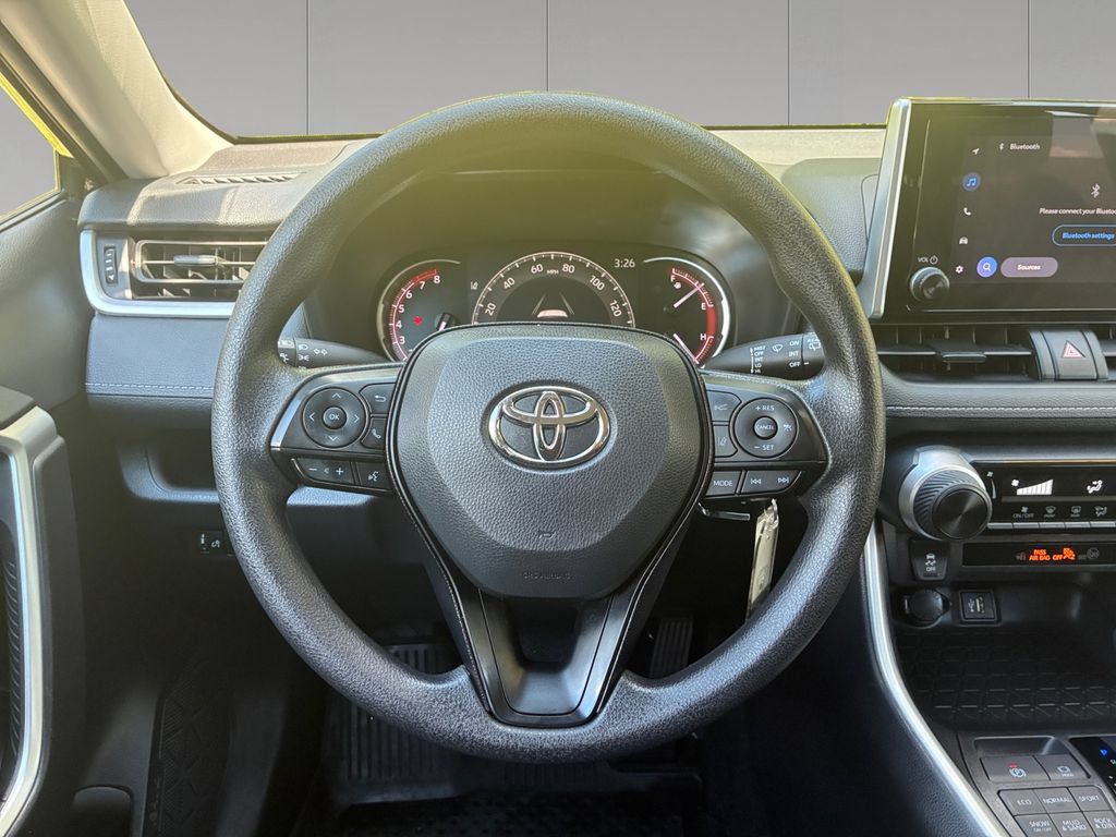 Used 2025 Toyota RAV4 LE AWD/4WD image 13