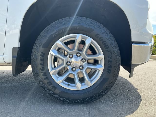 Used 2023 Chevrolet Silverado 1500 LT AWD/4WD image 24