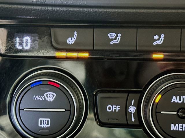 Used 2024 Volkswagen Jetta SE image 21