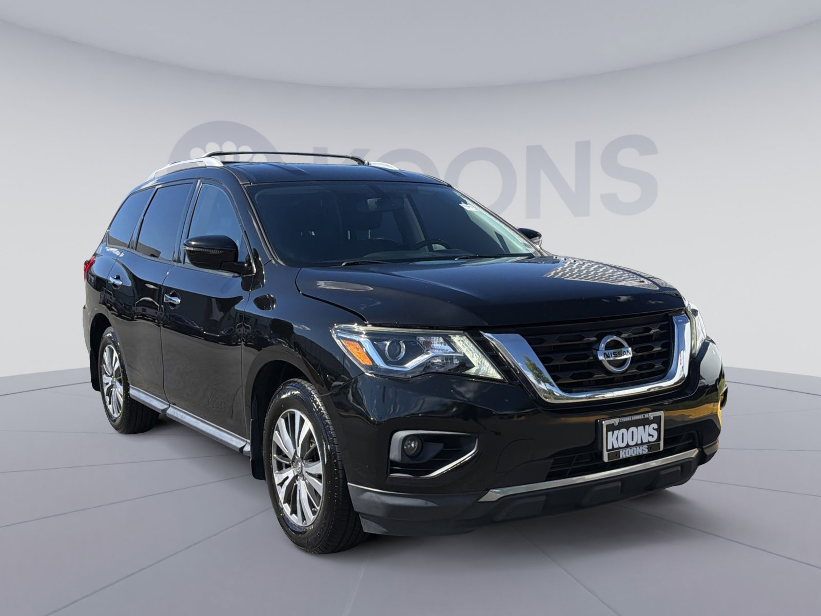 Used 2017 Nissan Pathfinder SV w/ SV Cold Weather Package AWD/4WD image 10