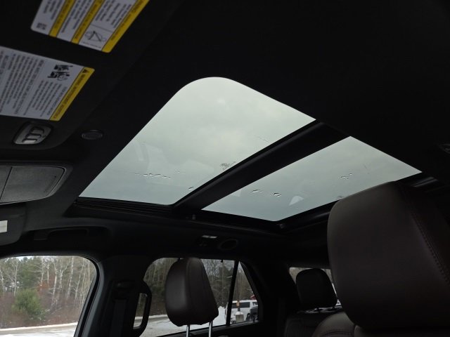 Used 2021 Ford Explorer Platinum w/ Equipment Group 601A image 7