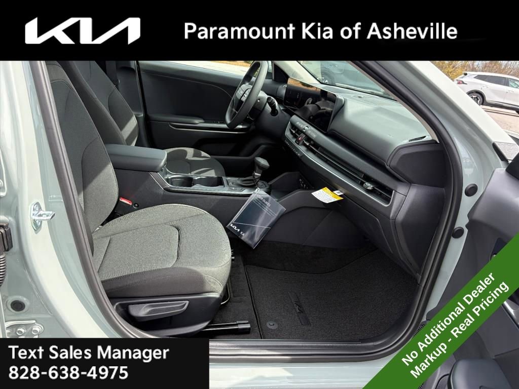New 2026 Kia K4 LXS image 17