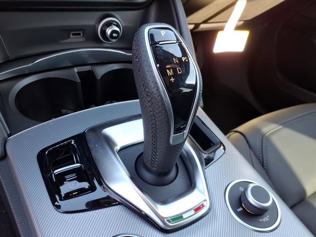 New 2026 Alfa Romeo Stelvio Sprint w/ Convenience Package image 19