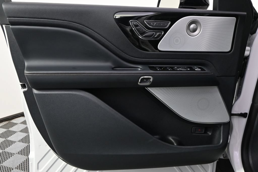 New 2026 Lincoln Aviator Reserve AWD/4WD image 23