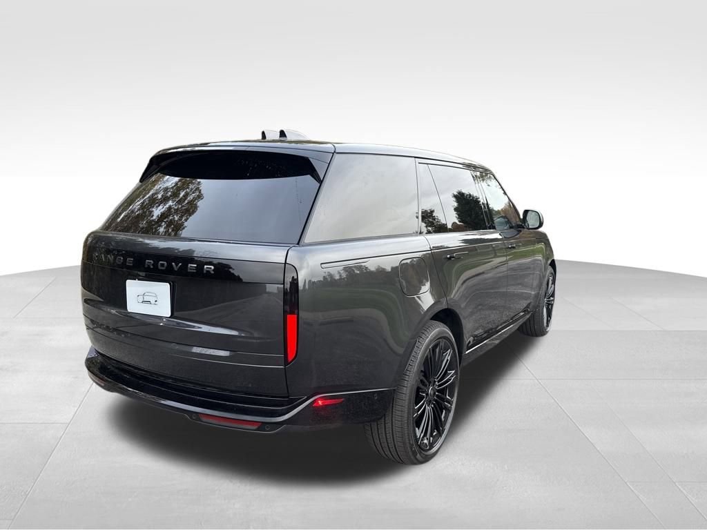 New 2025 Land Rover Range Rover Long Wheelbase SE image 7