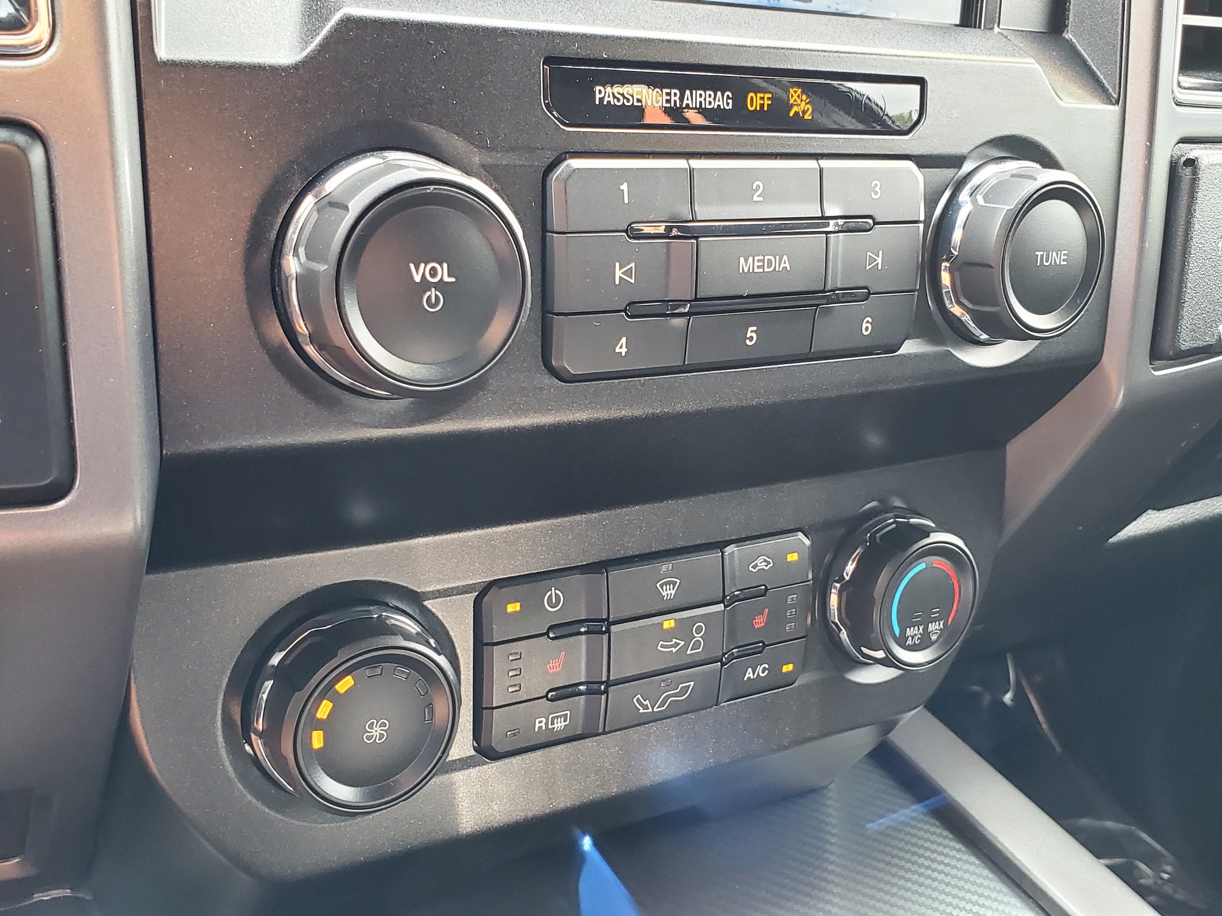 Used 2019 Ford F150 XLT w/ Equipment Group 302A Luxury AWD/4WD image 20