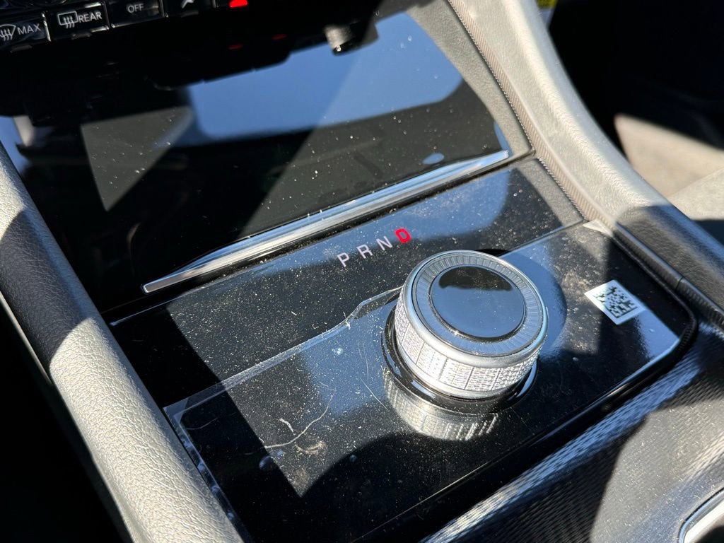 New 2025 Jeep Grand Cherokee Laredo w/ Trailer Tow Package image 4