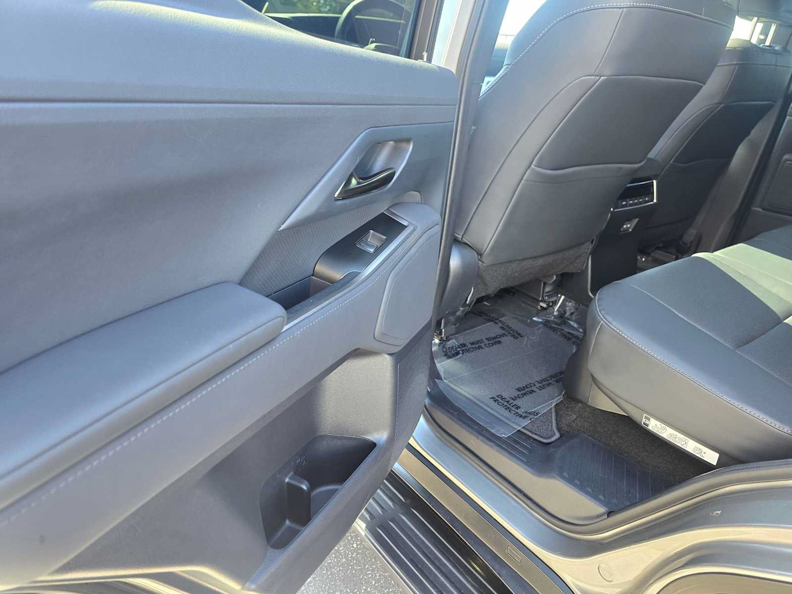 Used 2025 Lexus GX 550 w/ Cold Area Package AWD/4WD image 16