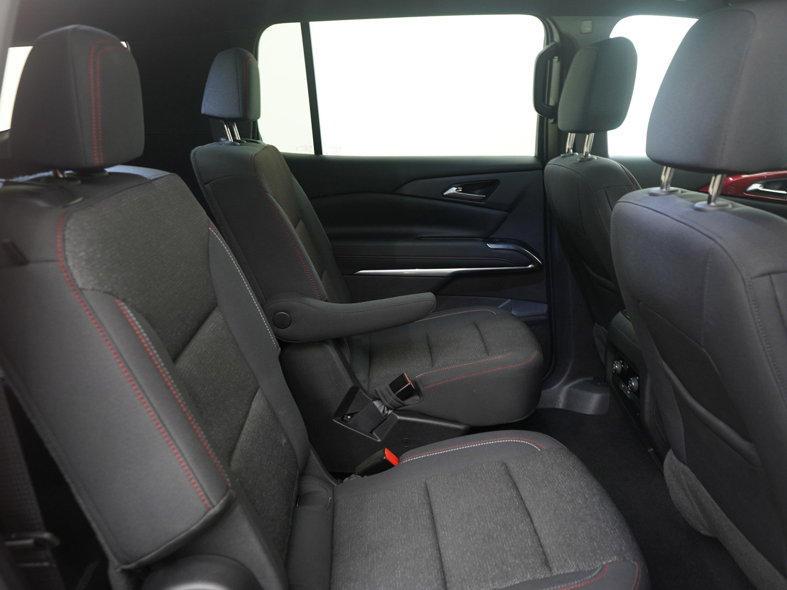 Used 2024 Chevrolet Traverse Z71 image 12