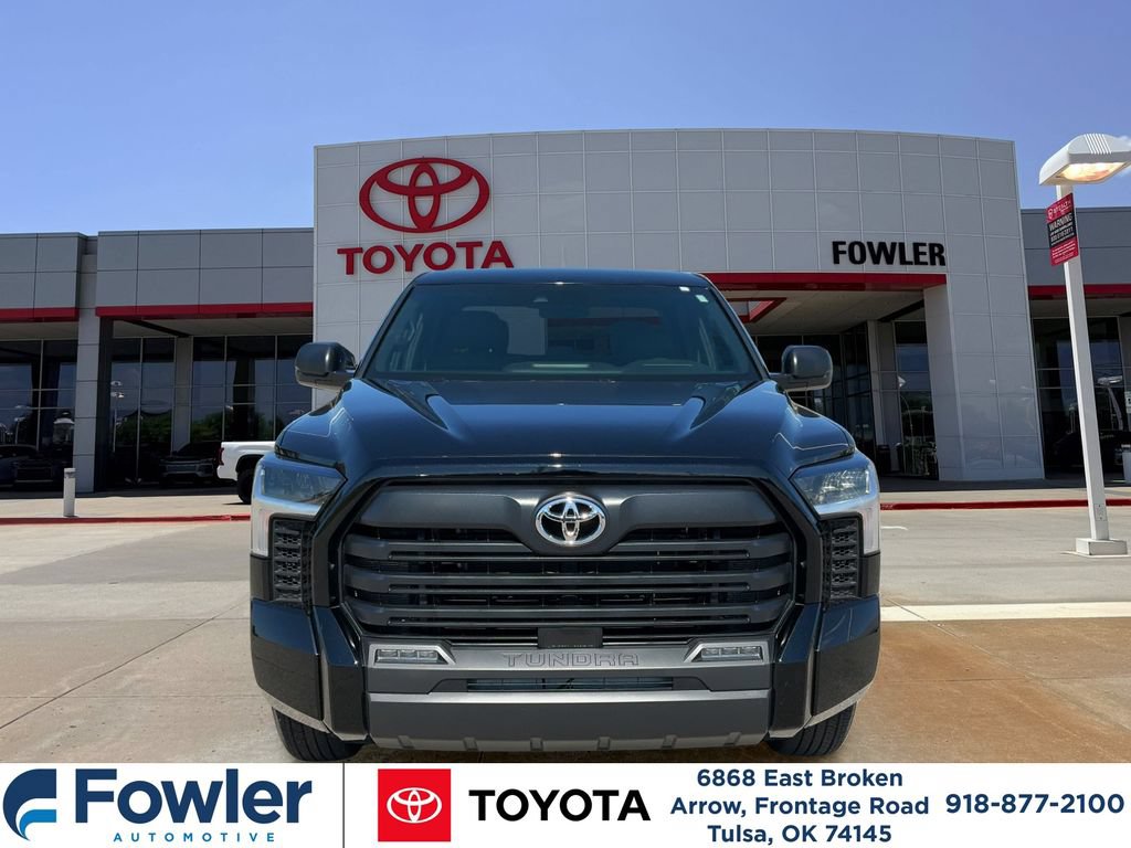 Certified 2025 Toyota Tundra SR5 w/ SR5 Premium Package AWD/4WD image 9