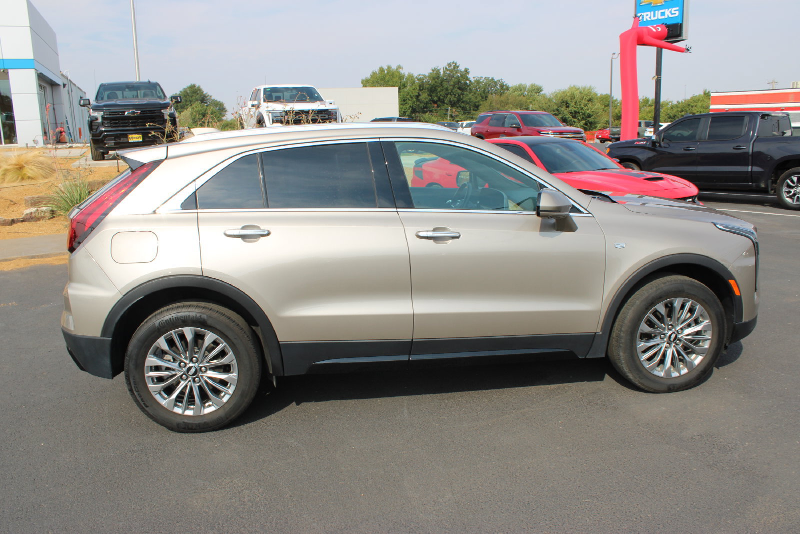 Used 2025 Cadillac XT4 Premium Luxury FWD image 9