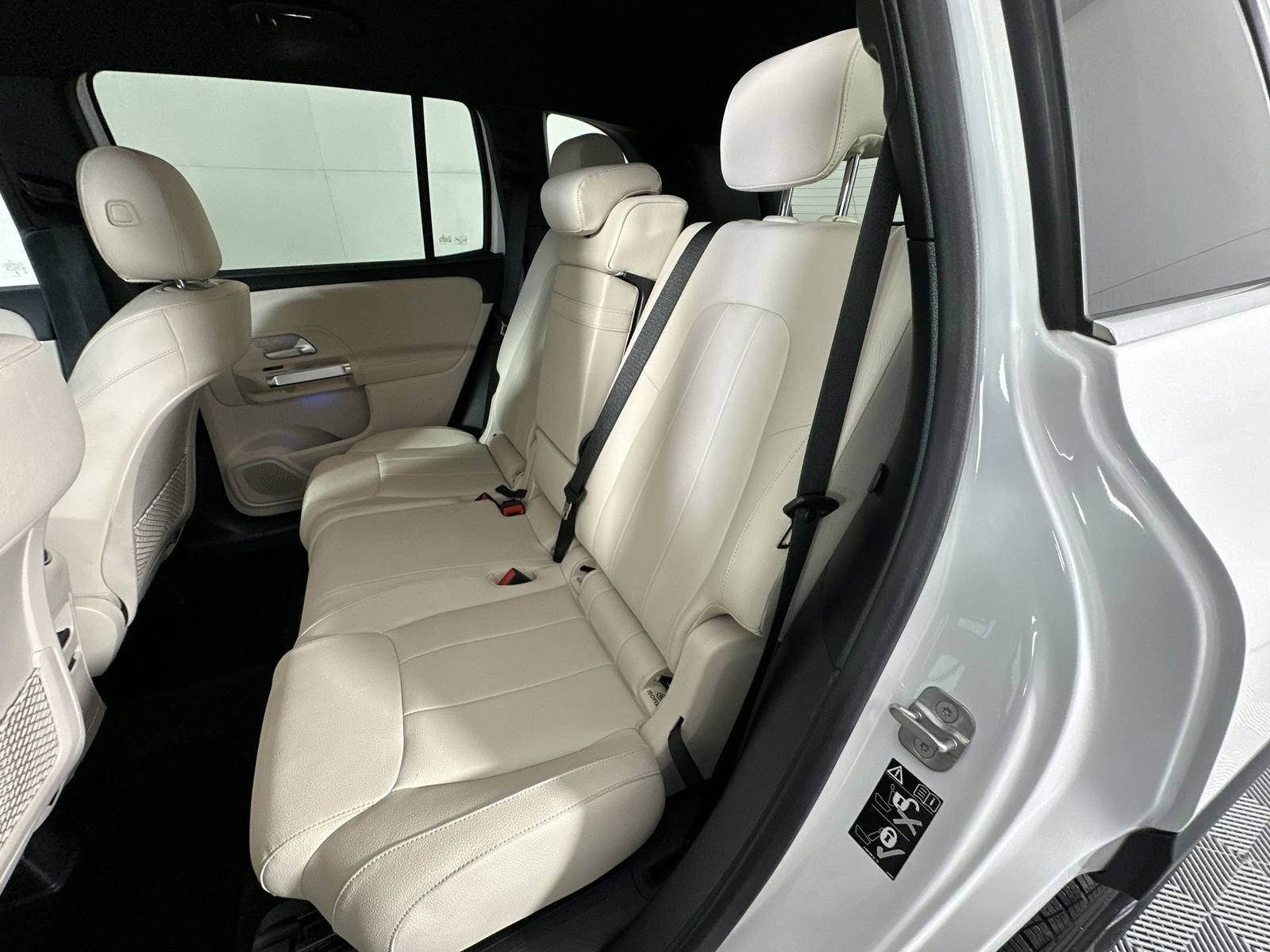 Used 2025 Mercedes-Benz GLB 250 image 22