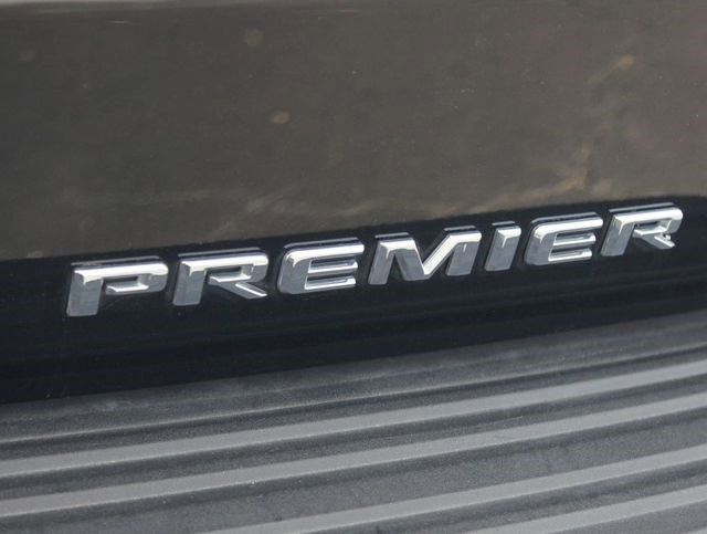 Used 2024 Chevrolet Suburban Premier RWD image 17