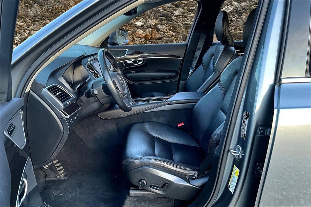 Used 2019 Volvo XC90 T6 Momentum w/ Advanced Package image 22