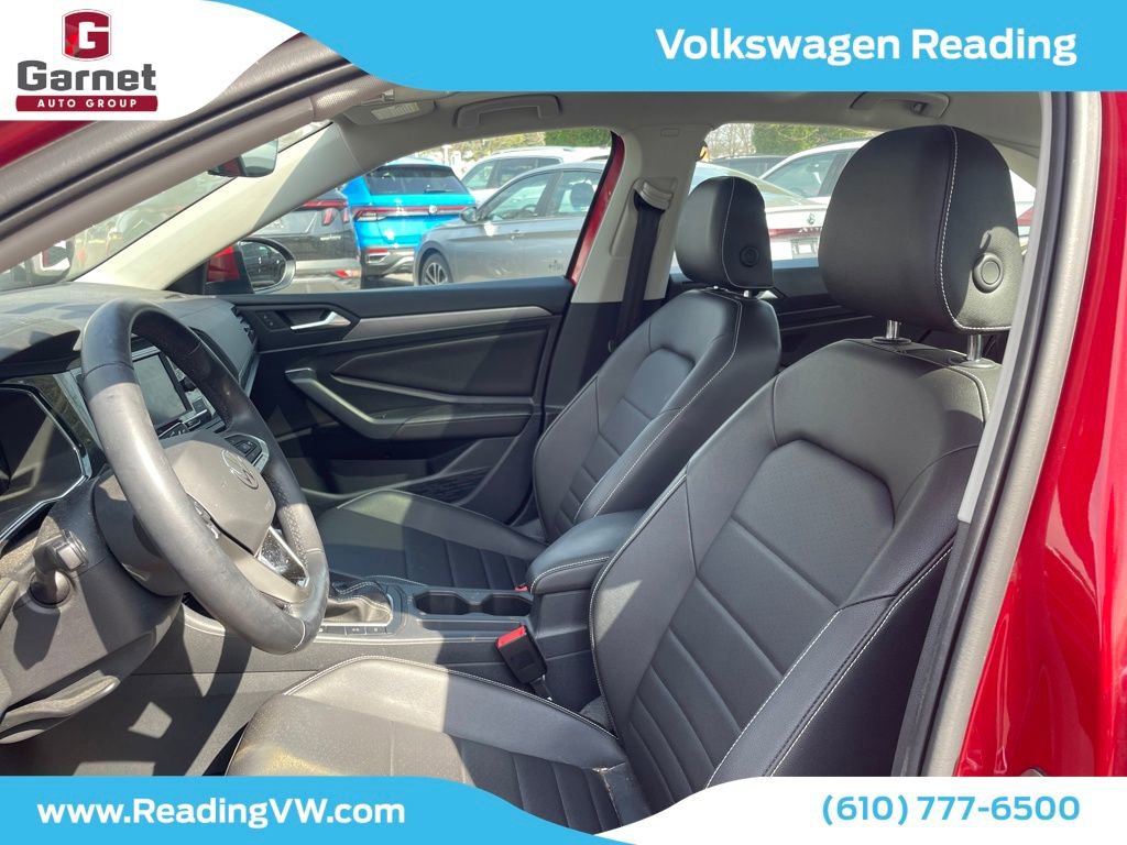 Used 2023 Volkswagen Jetta SE w/ Panoramic Sunroof Package FWD image 10
