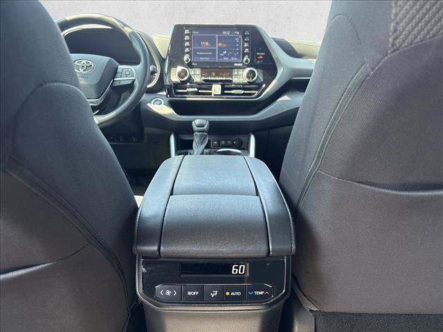 Certified 2021 Toyota Highlander L FWD image 19