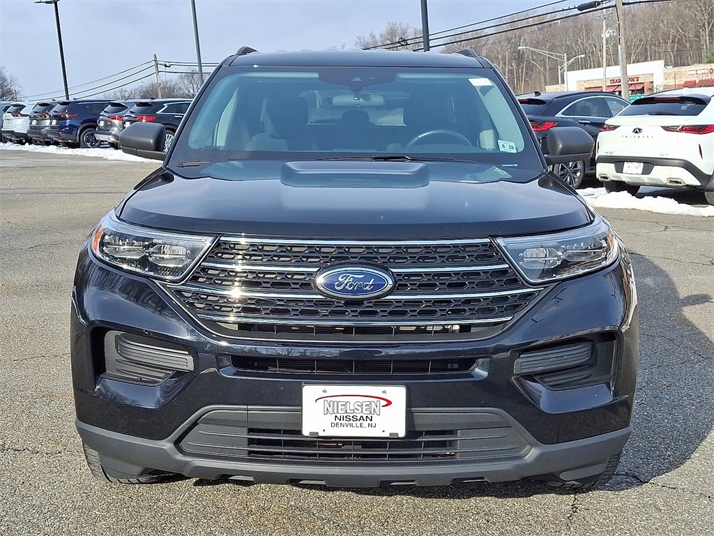 Used 2023 Ford Explorer XLT image 2