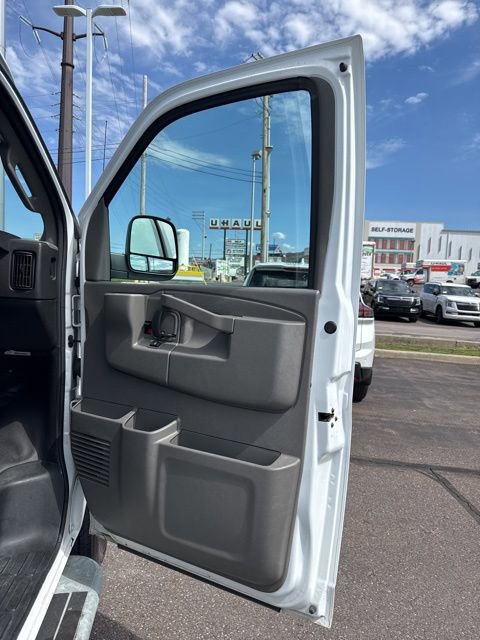 Used 2024 Chevrolet Express 2500 w/ Driver Convenience Package RWD image 12