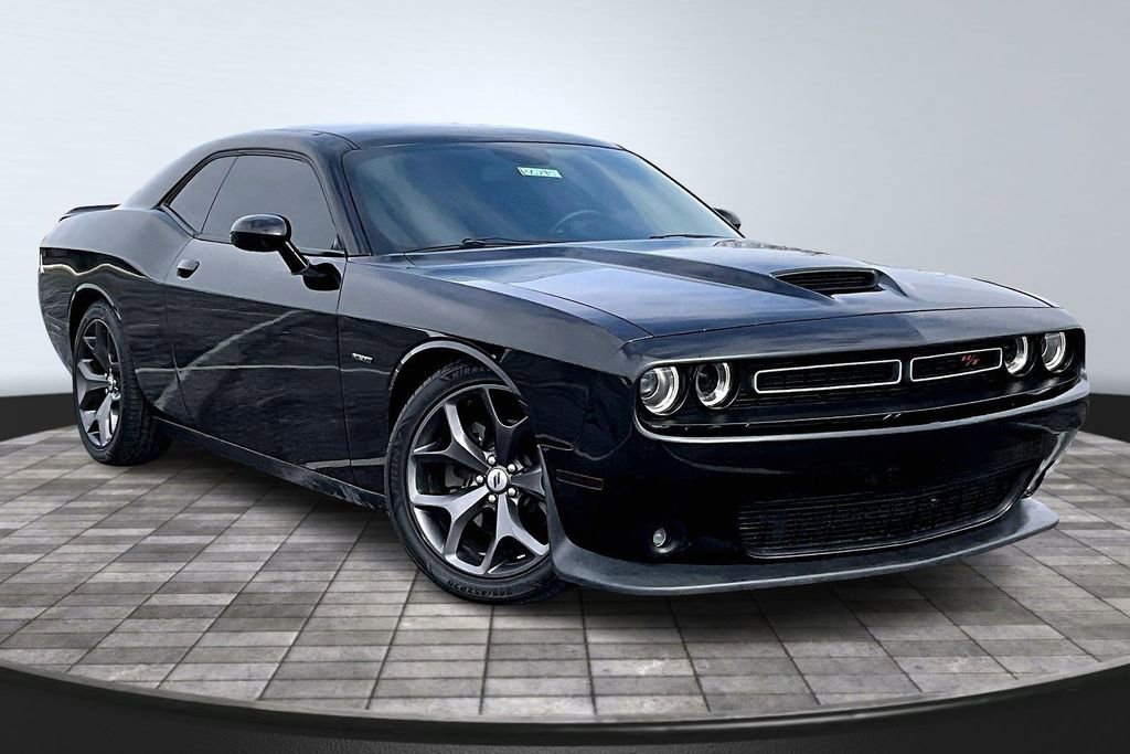 Used 2019 Dodge Challenger R/T image 12