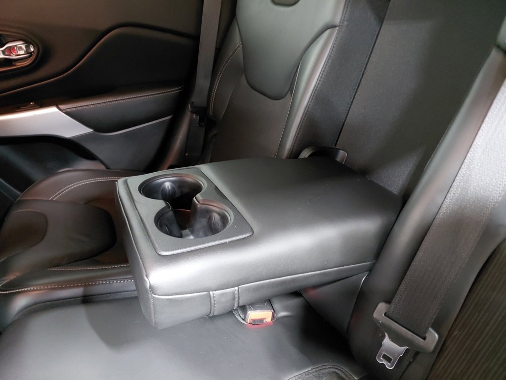 Used 2018 Jeep Cherokee Latitude Plus w/ Cold Weather Group image 42