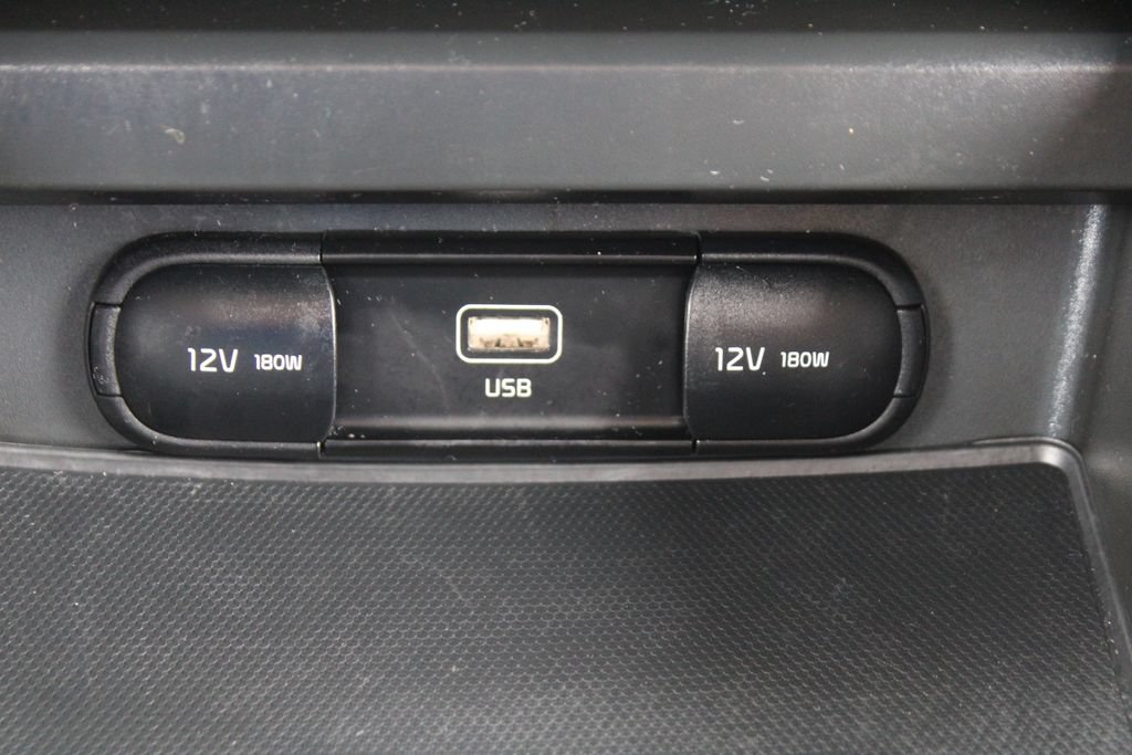 Certified 2025 Kia Soul LX FWD image 33
