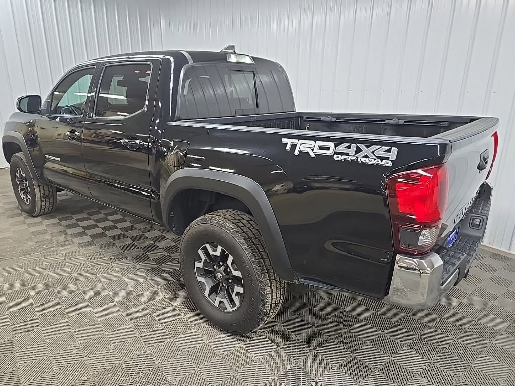 Used 2019 Toyota Tacoma TRD Off-Road AWD/4WD image 9
