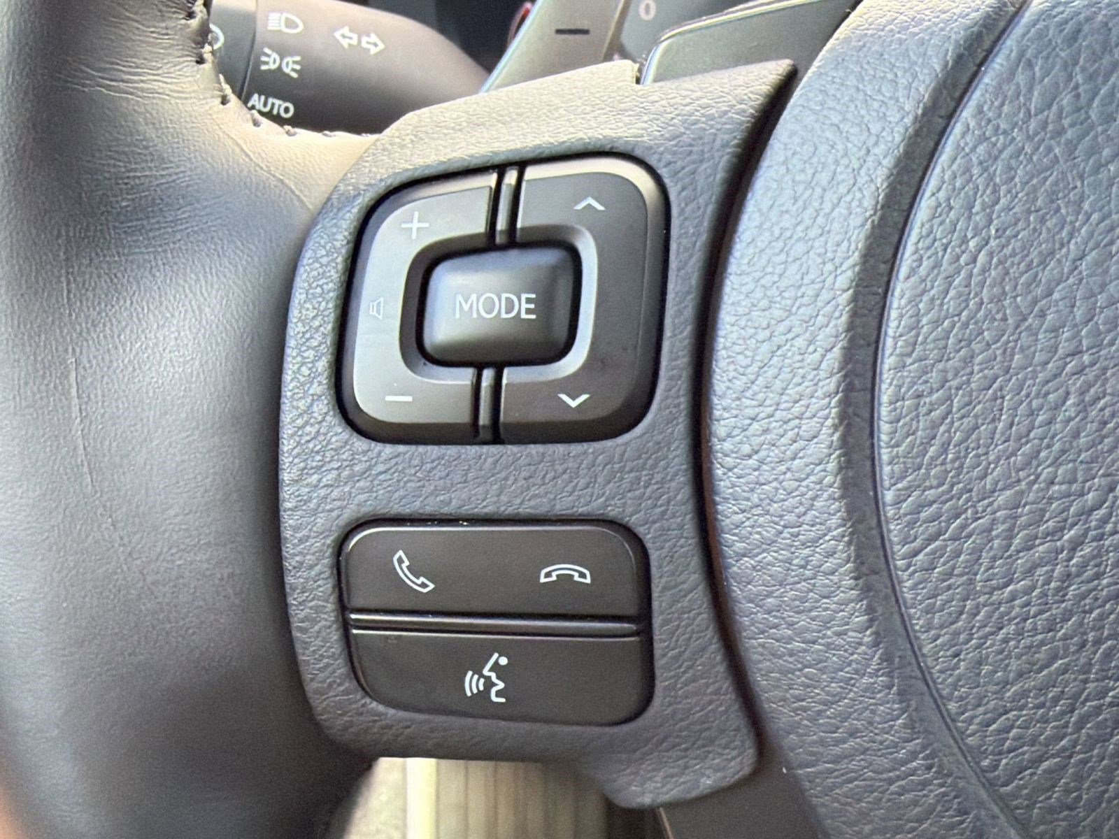 Used 2025 Lexus IS 300 w/ Comfort Package image 17