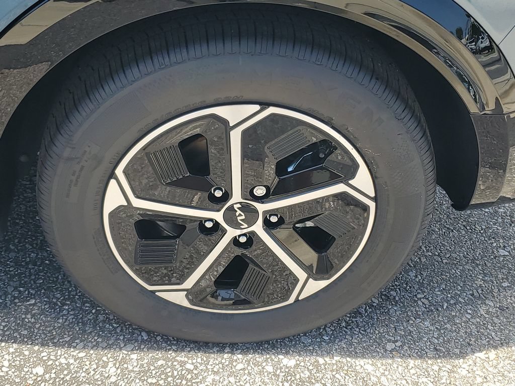 New 2026 Kia Niro FWD image 32