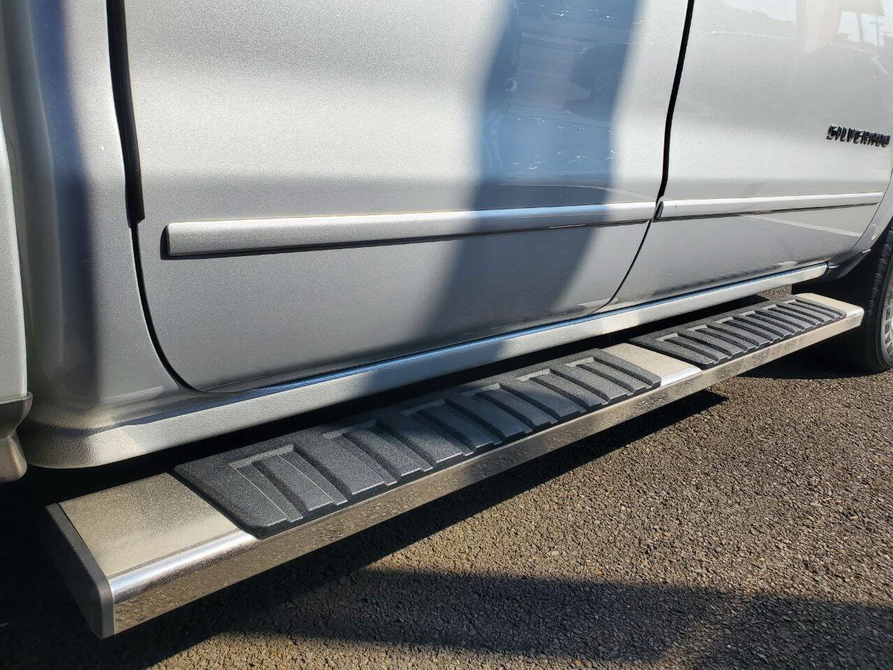 Used 2018 Chevrolet Silverado 1500 LT w/ All Star Edition image 21