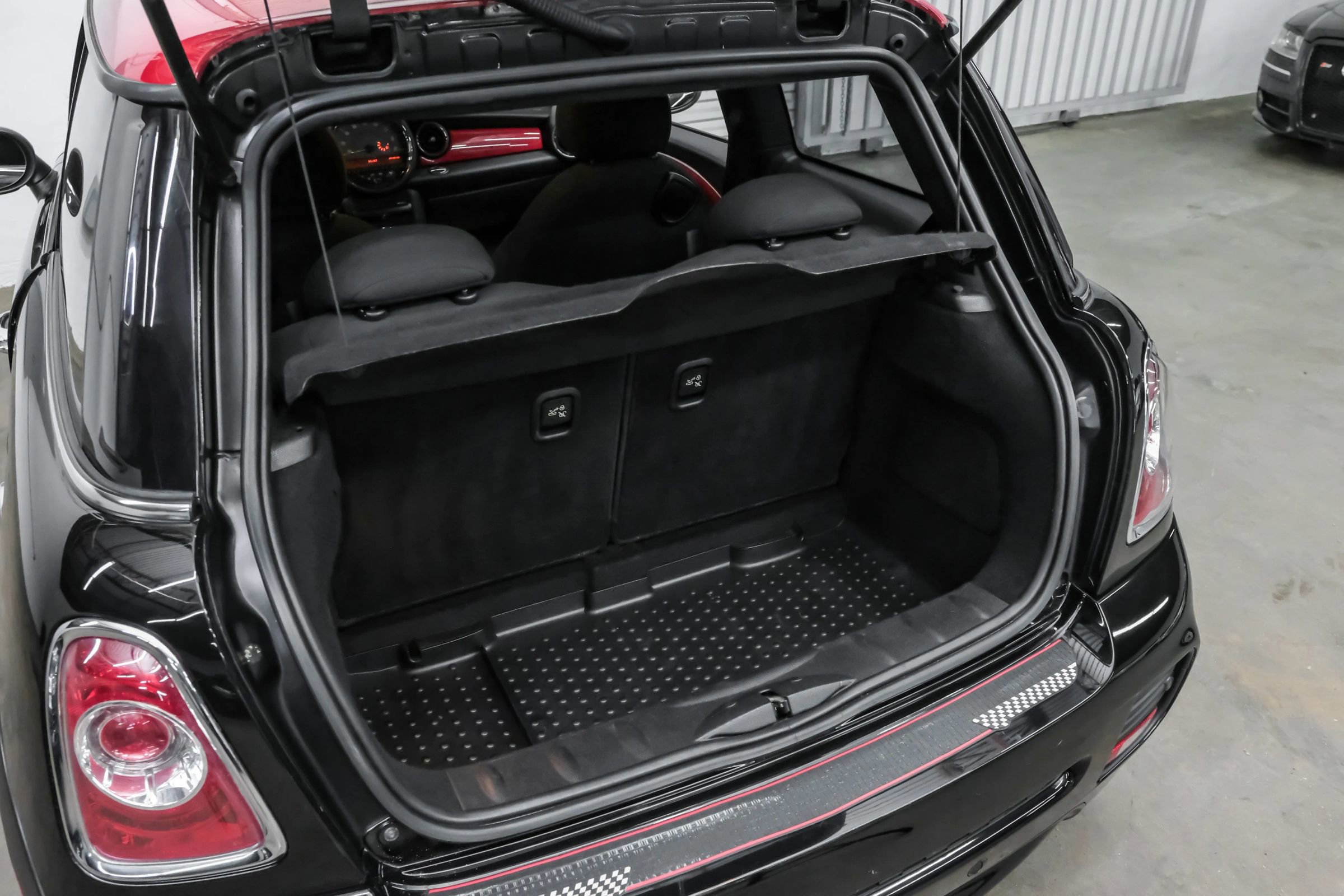 Used 2013 MINI Cooper John Cooper Works image 38