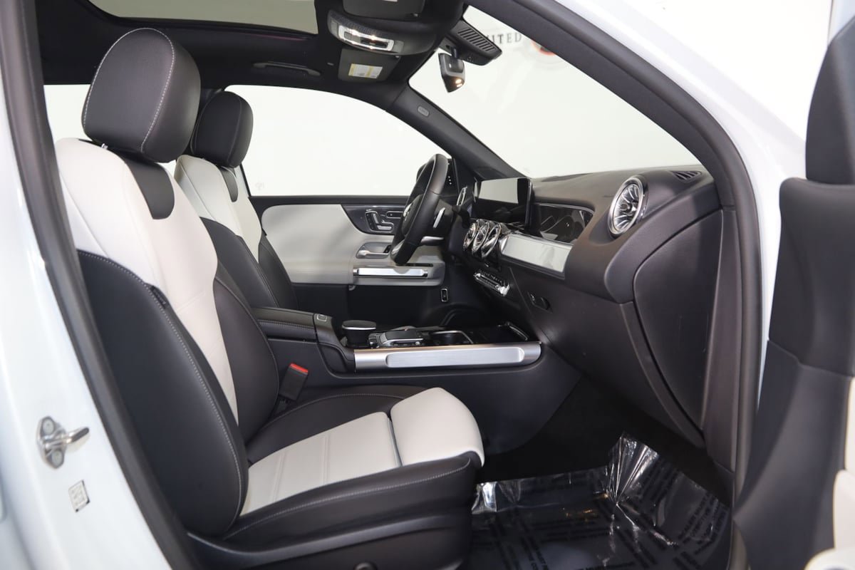 Used 2022 Mercedes-Benz GLB 35 AMG 4MATIC image 12