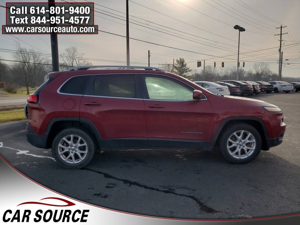 Used 2016 Jeep Cherokee Latitude w/ Cold Weather Group image 4