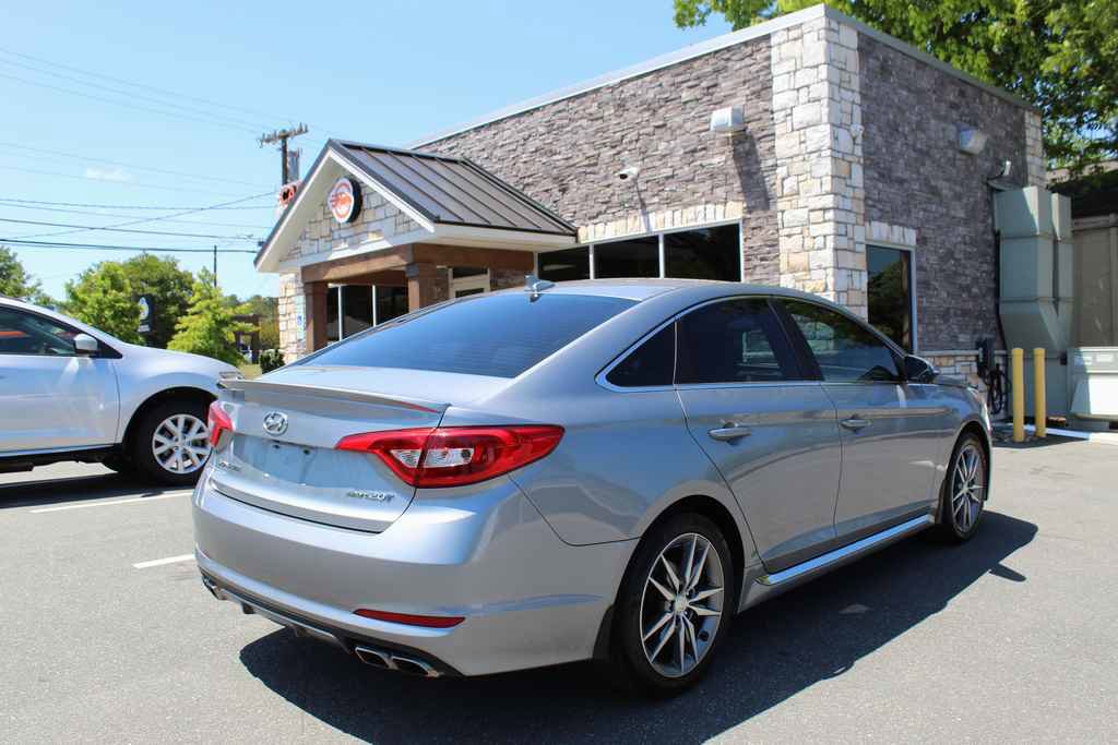 Used 2017 Hyundai Sonata Sport 2.0T FWD image 5