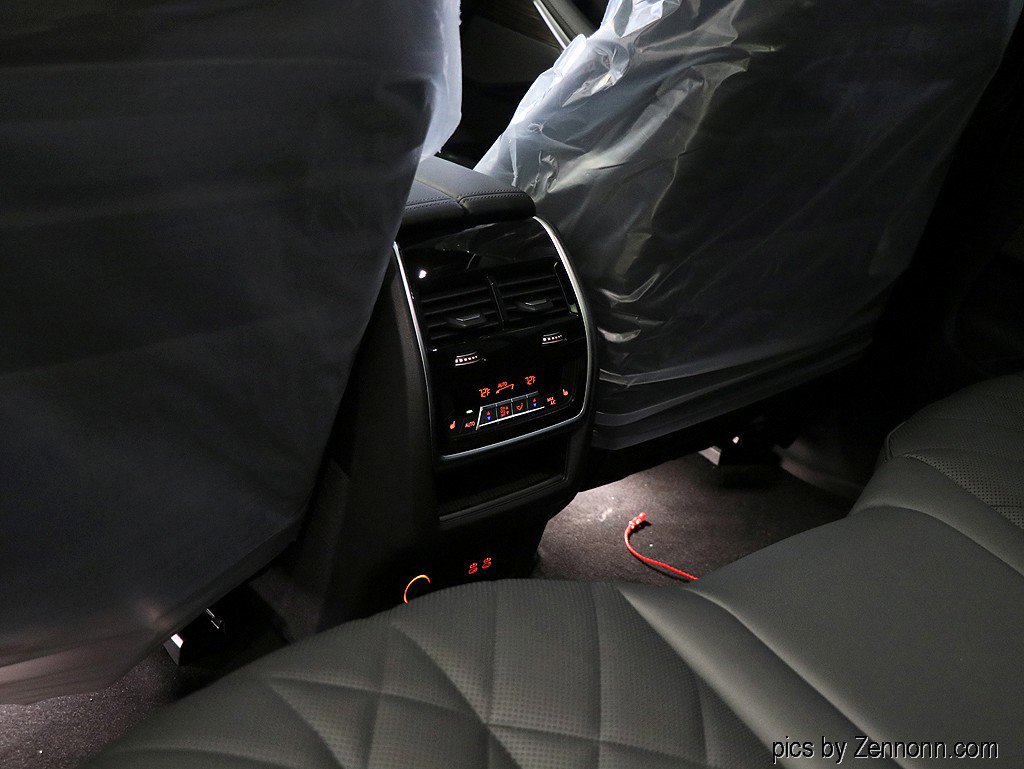 Used 2026 BMW X7 xDrive40i w/ M Sport Package image 15